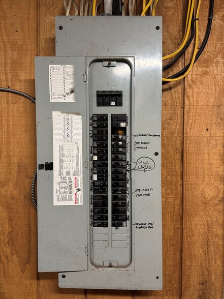 More Photos Of 563 James Monroe Ave, Monroeton Apartments For Sale