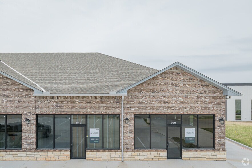 More Photos Of 2404 NW 178th St, Edmond General Retail For Lease