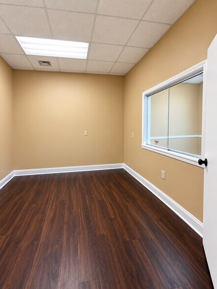 More Photos Of 603A Omni Dr, Hillsborough Medical For Lease