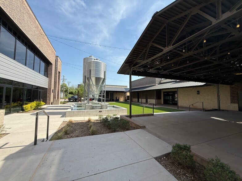 More Photos Of 2801 McKinney St, Melissa Unknown For Lease