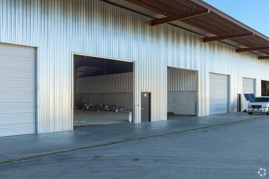 More Photos Of 561 N American St, Shafter Industrial For Lease