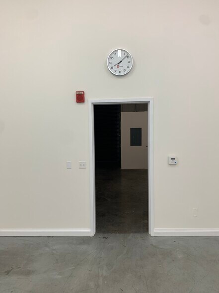 More Photos Of 1458 S San Pedro St, Los Angeles Freestanding For Sale
