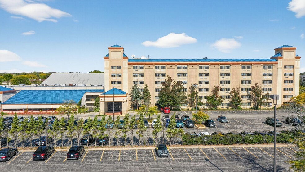 More Photos Of 1550 E Dundee Rd, Palatine Hotel For Sale
