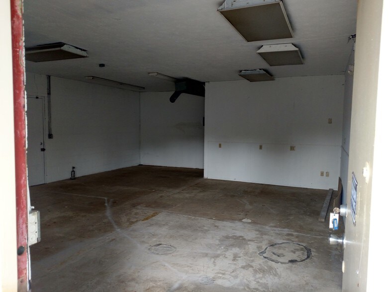 More Photos Of 338 Northeast Ave, Tallmadge Office For Lease