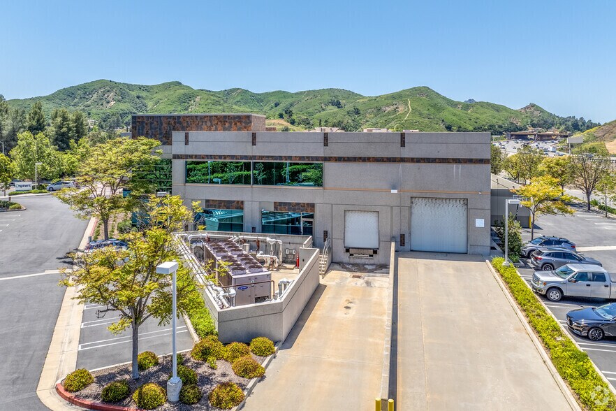 More Photos Of 27349 Agoura Rd, Calabasas Light Manufacturing For Lease