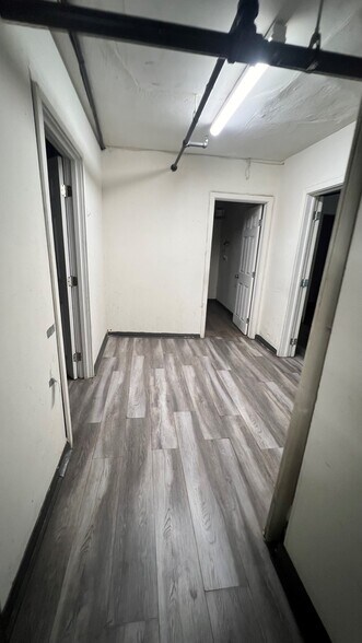 More Photos Of 1800 Essex St, Los Angeles Light Distribution For Lease