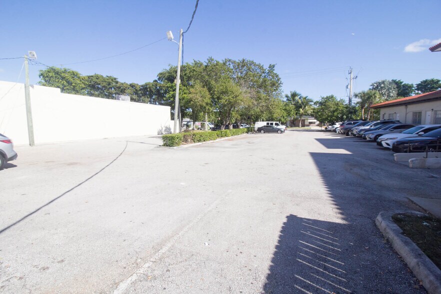 More Photos Of 1950 N Federal Hwy, Pompano Beach Unknown For Lease