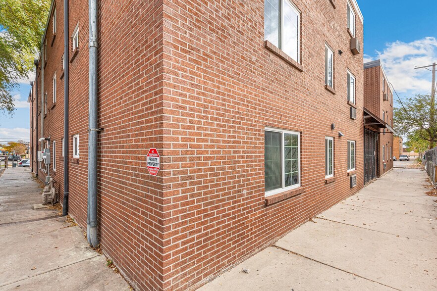 More Photos Of 7251 Samuel Dr, Denver Apartments For Sale