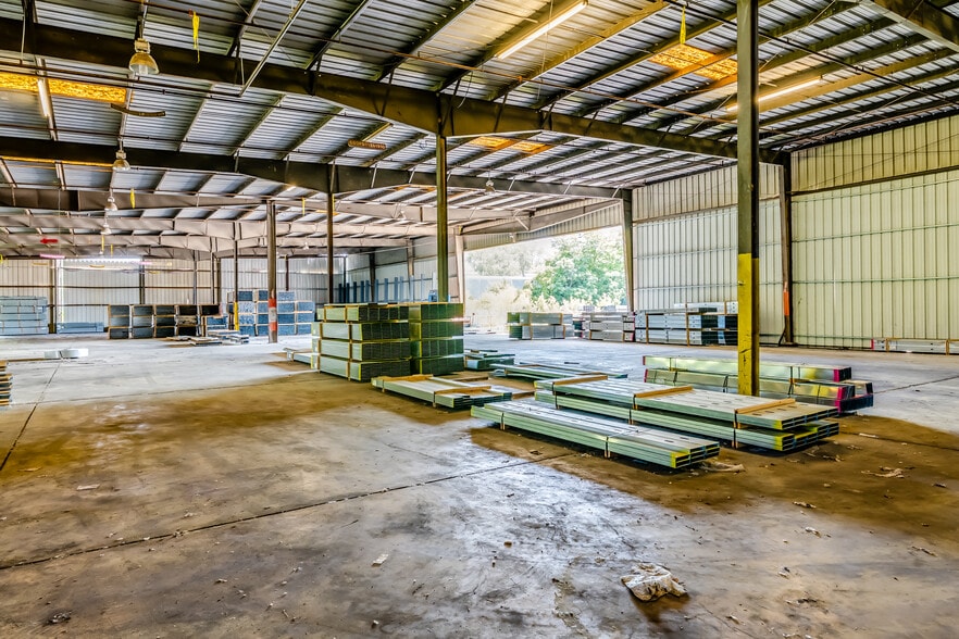More Photos Of 4542 Baldwin Ave, Montgomery Warehouse For Sale