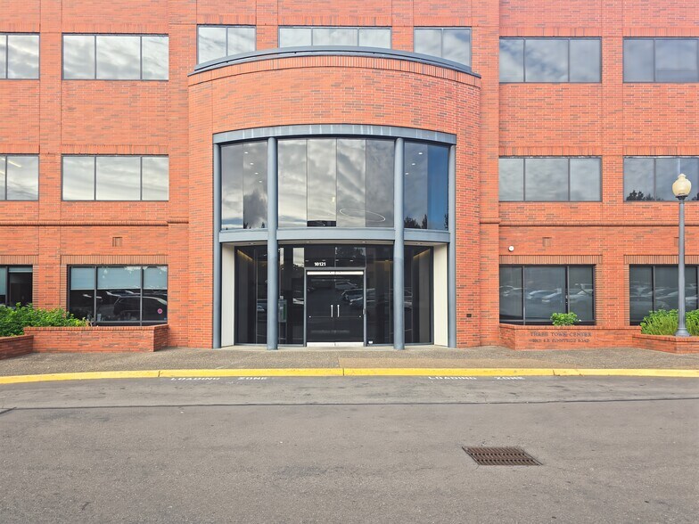 More Photos Of 10121 SE Sunnyside Rd, Clackamas Coworking Space