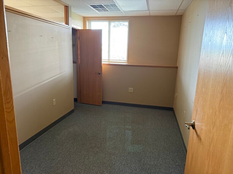 More Photos Of 5541 US Highway 10 E, Stevens Point Medical For Lease
