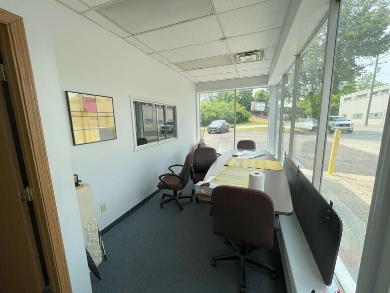 More Photos Of 1361-1365 Tennessee Ave, Cincinnati Warehouse For Sale