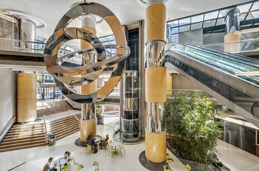 More Photos Of 805 Third Ave, New York Office For Lease