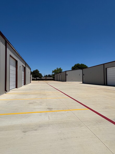 More Photos Of 5790 Rendon Bloodworth Rd, Fort Worth Industrial For Lease