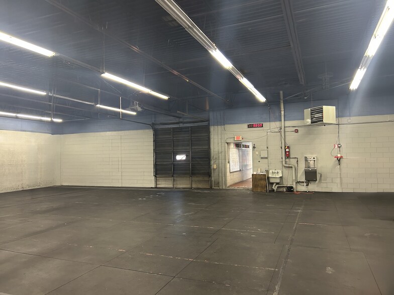 More Photos Of 35-37 Prospect St, Somerville Flex For Lease