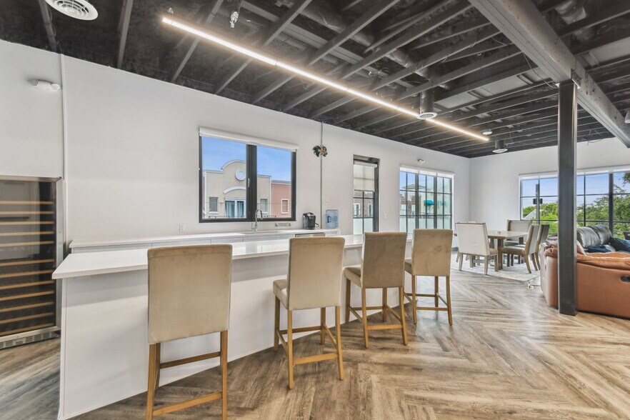 More Photos Of 1919 E 6th Ave, Tampa Office For Sale