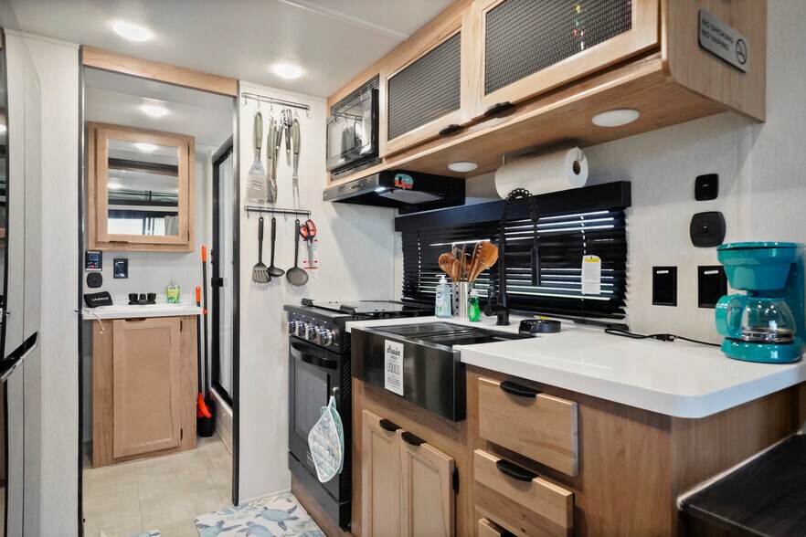 More Photos Of 1845 Oleander, Crystal Beach Trailer Camper Park For Sale