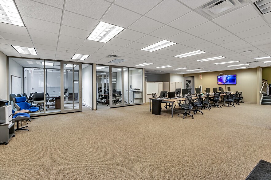 More Photos Of 23 Cobham Dr, Orchard Park Office For Lease