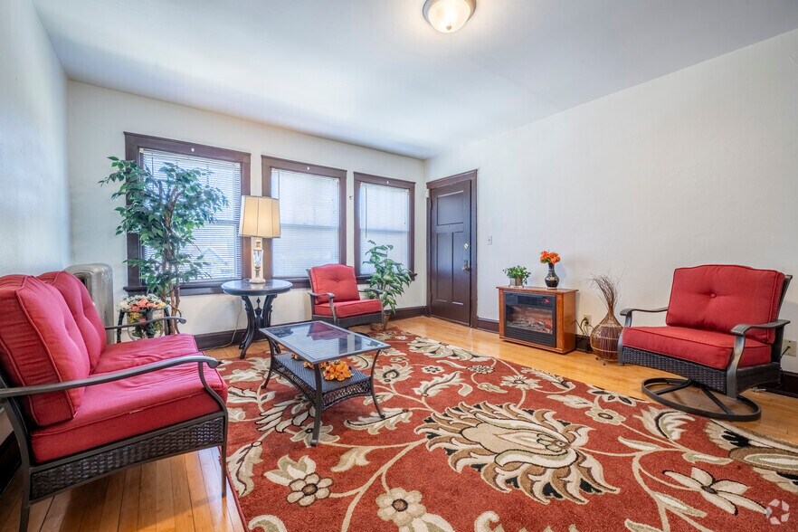 More Photos Of 2821 Monroe St, Madison Apartments For Sale