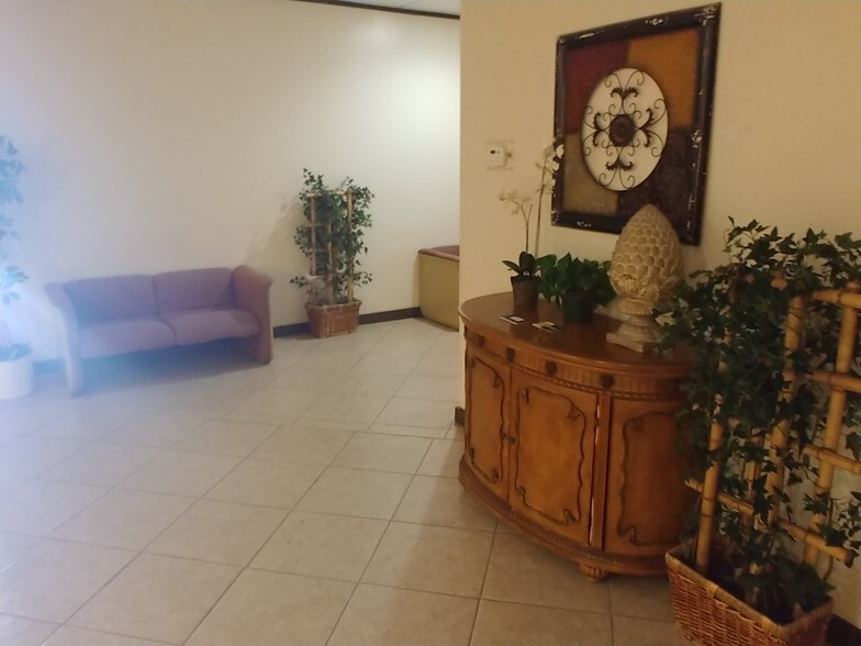 More Photos Of 3222 Burke Rd, Pasadena Office For Lease