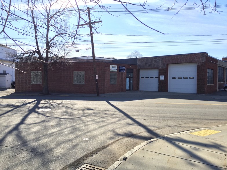 Primary Photo Of 966 Watertown St, Newton Warehouse For Lease