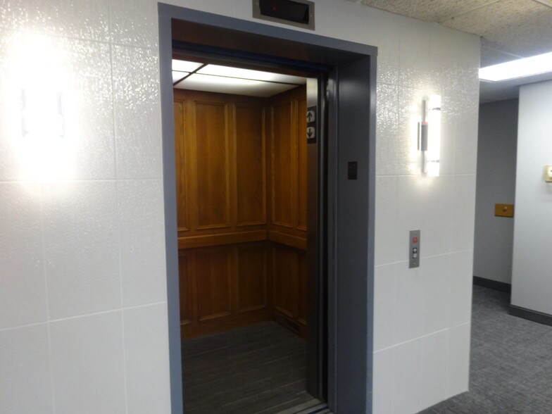 More Photos Of 7441 O St, Lincoln Medical For Lease