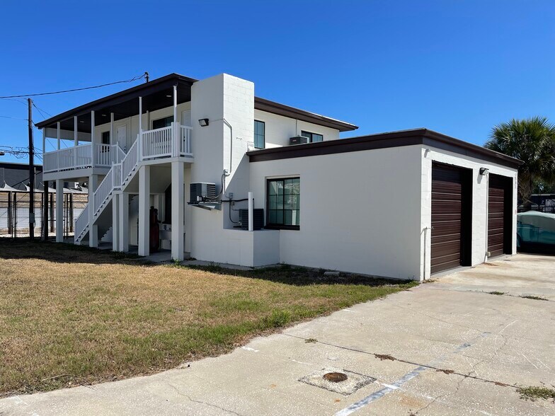 More Photos Of 2501 6th Ave S, Saint Petersburg Flex For Lease