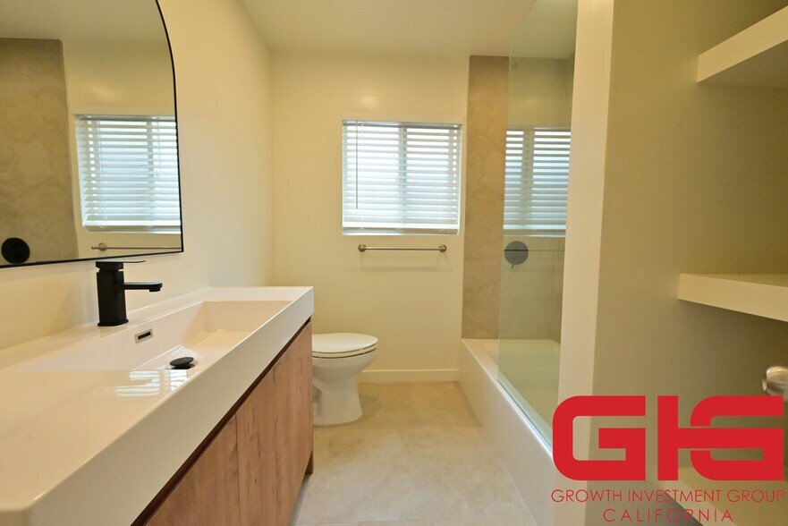 More Photos Of 517 E Washington Blvd, Pasadena Apartments For Sale