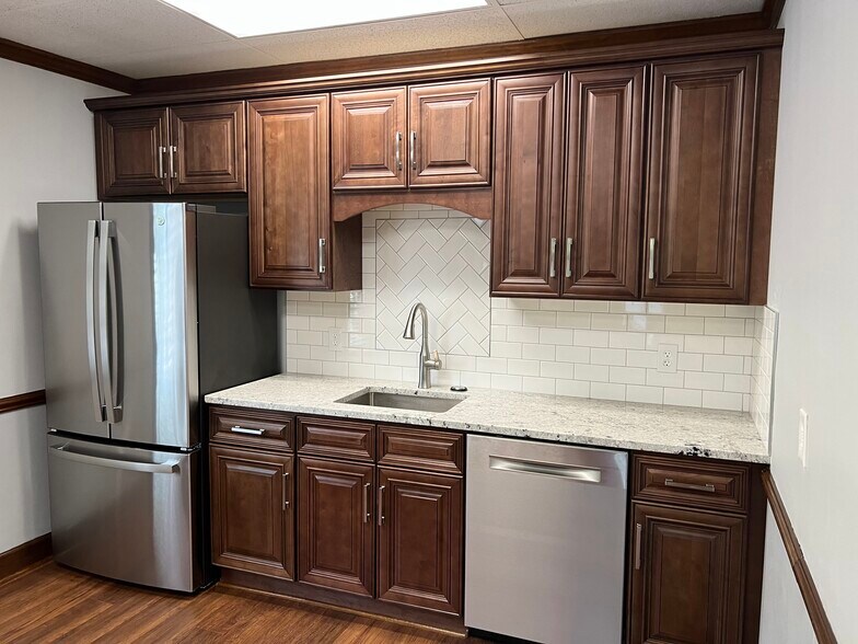 More Photos Of 7412 Chapel Hill Rd, Raleigh Office For Lease