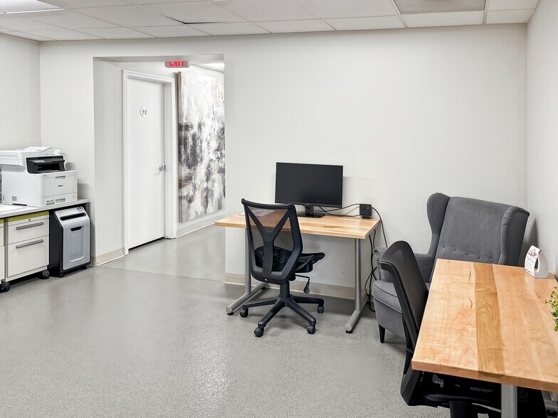 More Photos Of 100 N Atkinson Rd, Grayslake Coworking Space