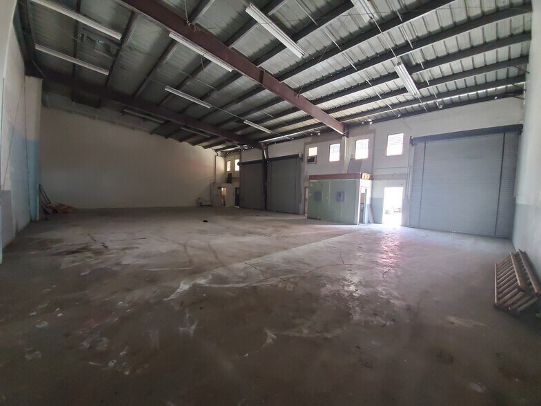 More Photos Of 94-478 Ukee St, Waipahu Service For Lease