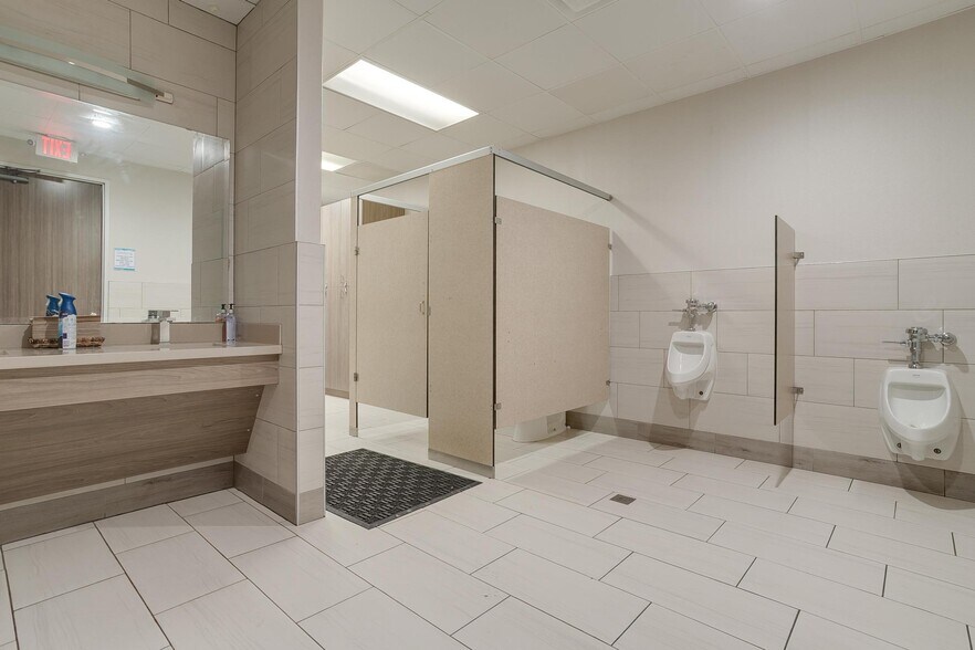 More Photos Of 1580 US Highway 287 N, Mansfield Medical For Sale