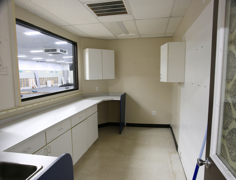 More Photos Of 721 Malcolm Blvd, Rutherford College Medical For Lease