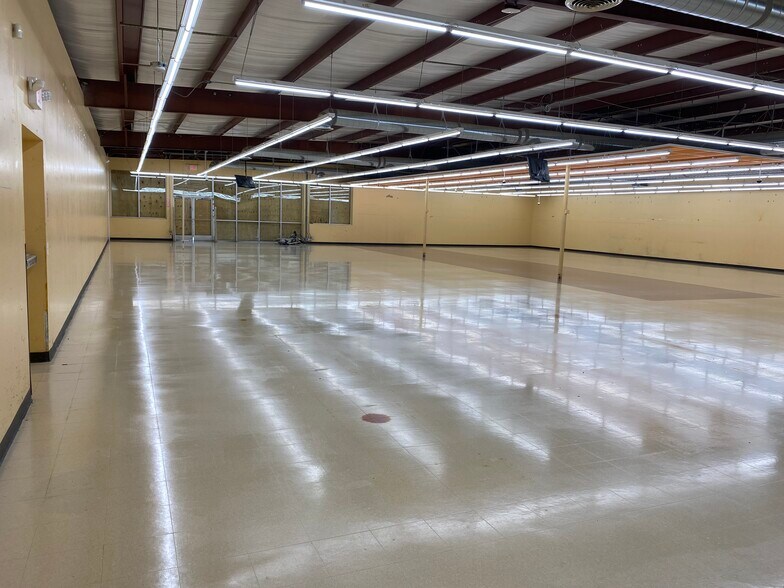 More Photos Of 4404 Old Rural Hall Rd, Winston-Salem Freestanding For Lease