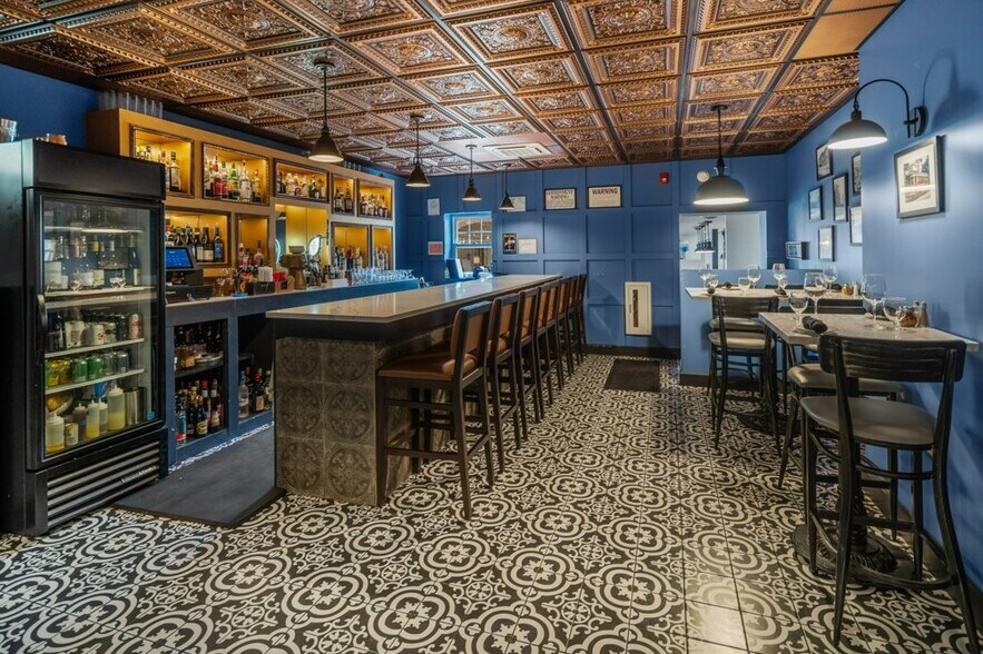 More Photos Of 340 Hamilton St, Albany Restaurant For Sale