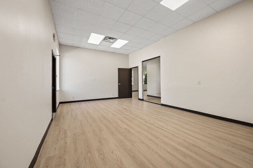 More Photos Of 5708 Colleyville Blvd, Colleyville Medical For Lease