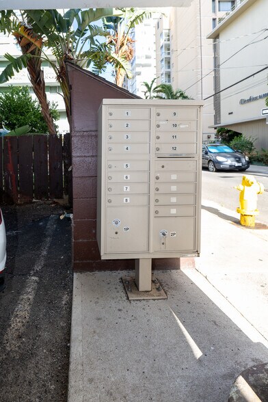 More Photos Of 250 Kapili St, Honolulu Apartments For Sale