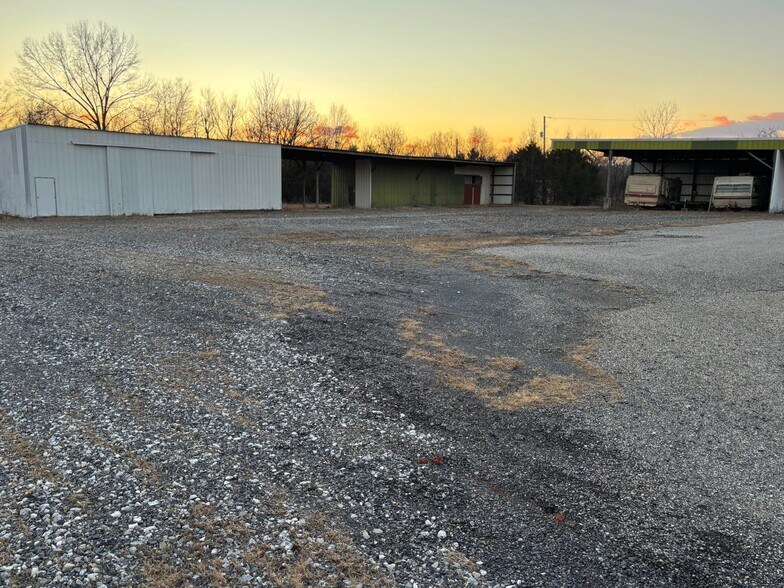 More Photos Of 2020 Chambersburg Rd, Gettysburg Warehouse For Lease