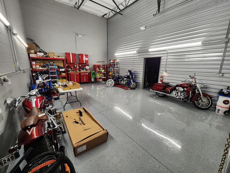 More Photos Of 31606 N Cave Creek Rd, Cave Creek Self Storage For Sale