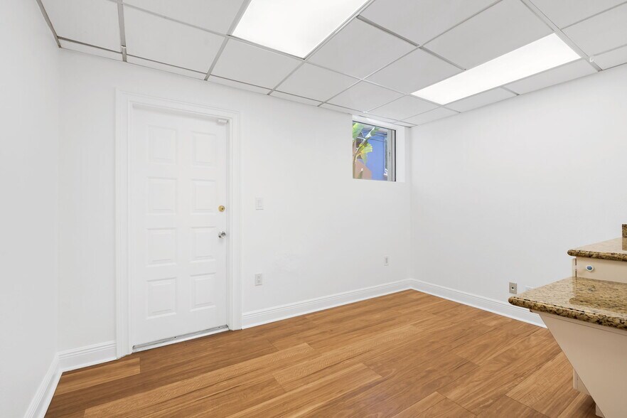 More Photos Of 100 SE 15th Ave, Fort Lauderdale Medical For Lease