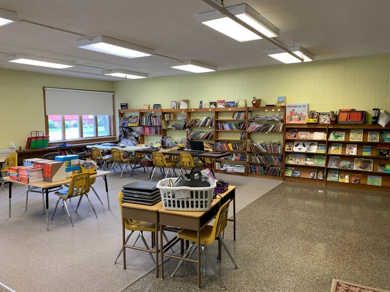 More Photos Of 920 Holley Ave, Saint Paul Park Schools For Lease