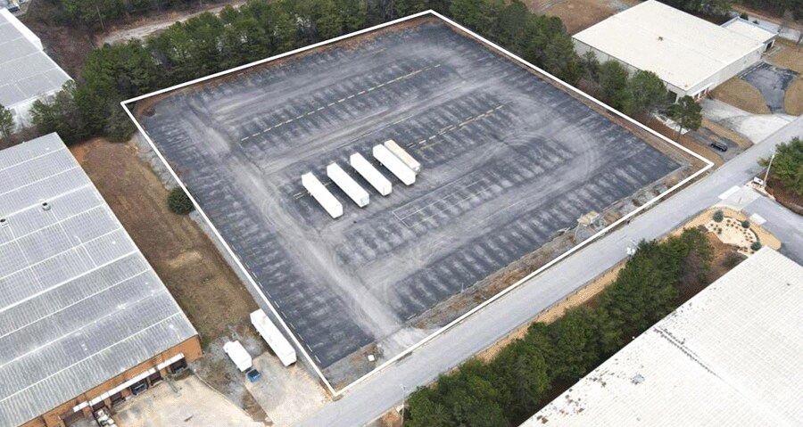 Primary Photo Of 3355 Blake Dr SW, Dalton Parking Lot For Lease