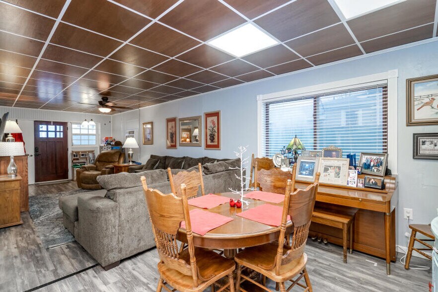 More Photos Of 2127-2129 W College St, Springfield Loft Creative Space For Sale