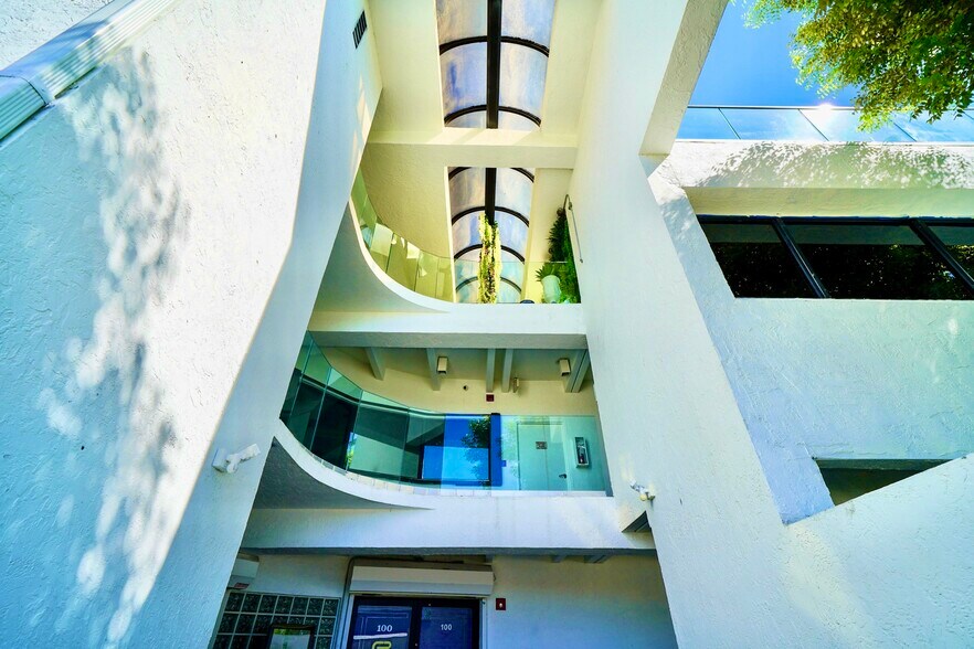 More Photos Of 2455 SW 27th Ave, Miami Medical For Lease