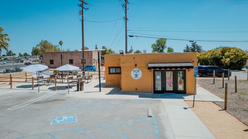 More Photos Of 950 Calimesa Blvd, Calimesa Freestanding For Sale