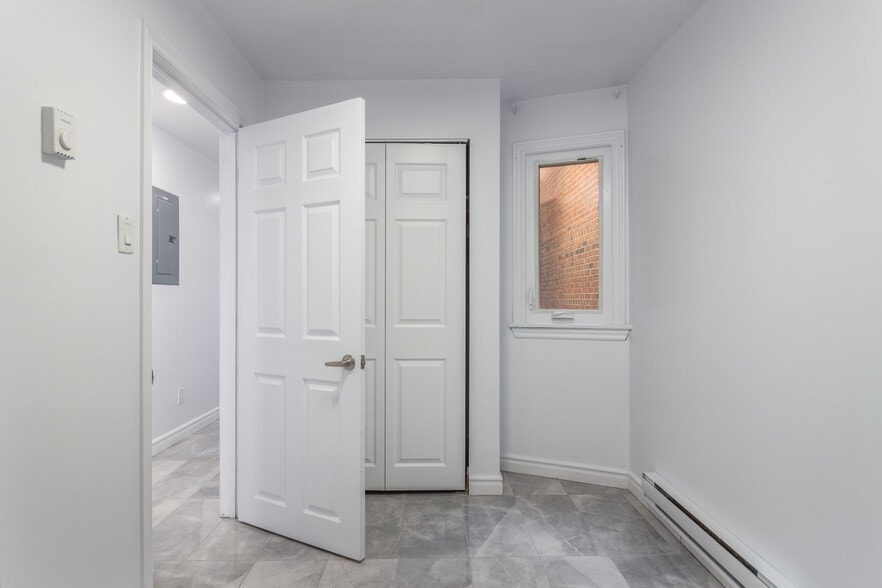 More Photos Of 3263 Lake Shore Blvd W, Toronto Dormitory For Sale