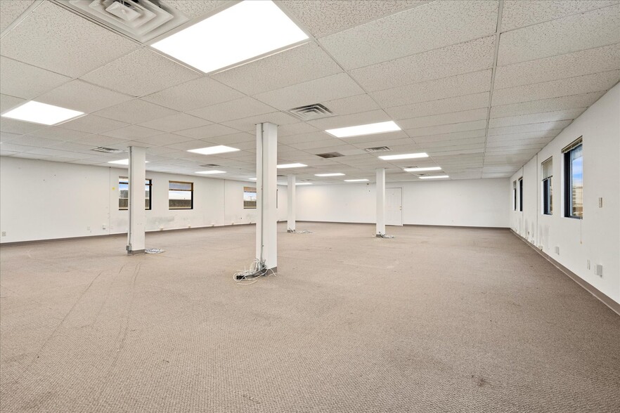 More Photos Of 4 Adler Dr, East Syracuse Office For Lease