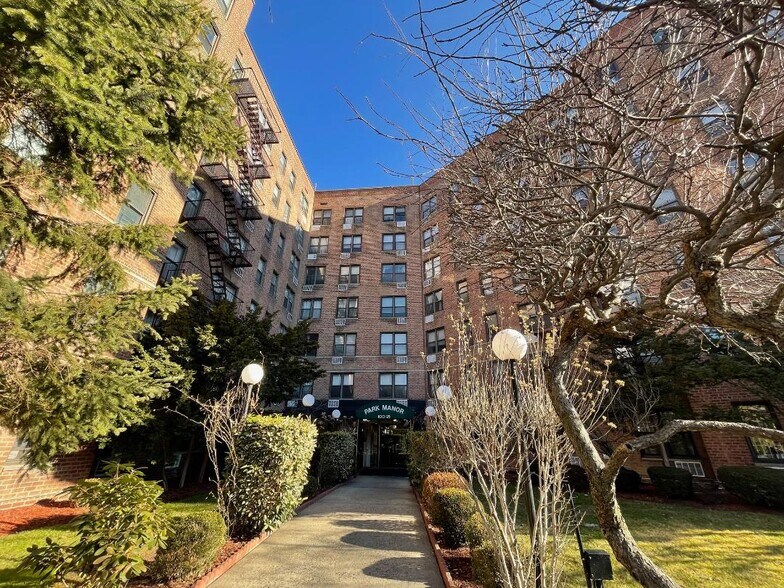 More Photos Of 10025 Queens Blvd, Forest Hills Apartments For Sale