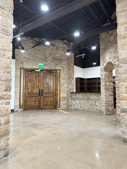 More Photos Of 1000 Texan Trl, Grapevine Unknown For Lease