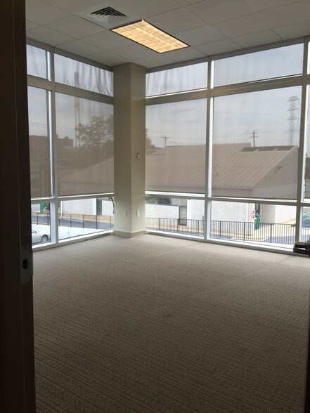 More Photos Of 1300 N Grant Ave, Wilmington Office For Sale